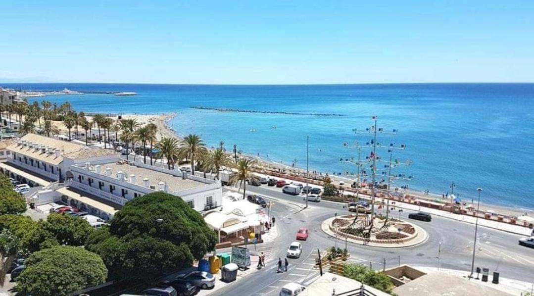 Apartamentos Holidays Benalbeach Benalmádena Eksteriør billede