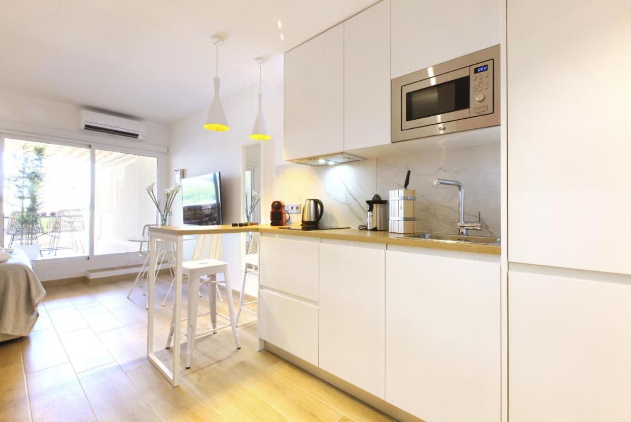 Apartamentos Holidays Benalbeach Benalmádena Værelse billede